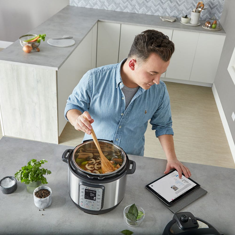 Instant Pot Duo Plus 9-in-1 multi-cooker 5.7L